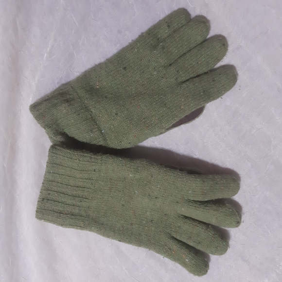 Old Navy Other - 70% Wool Olive Green Gloves